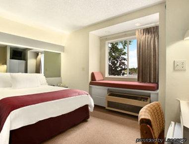 Quality Inn & Suites Watertown Fort Drum Calcium Phòng bức ảnh